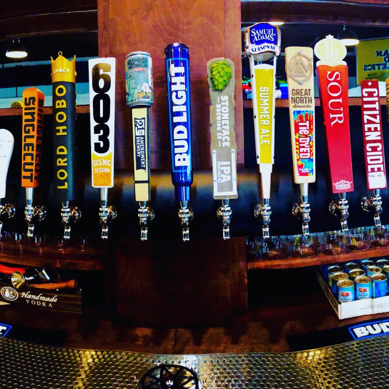 Come have a day with us. Plenty of cold beer and refreshing cocktails! Don’t turn the stoves and ovens on! Let us cook for you! .
.
.
.
.