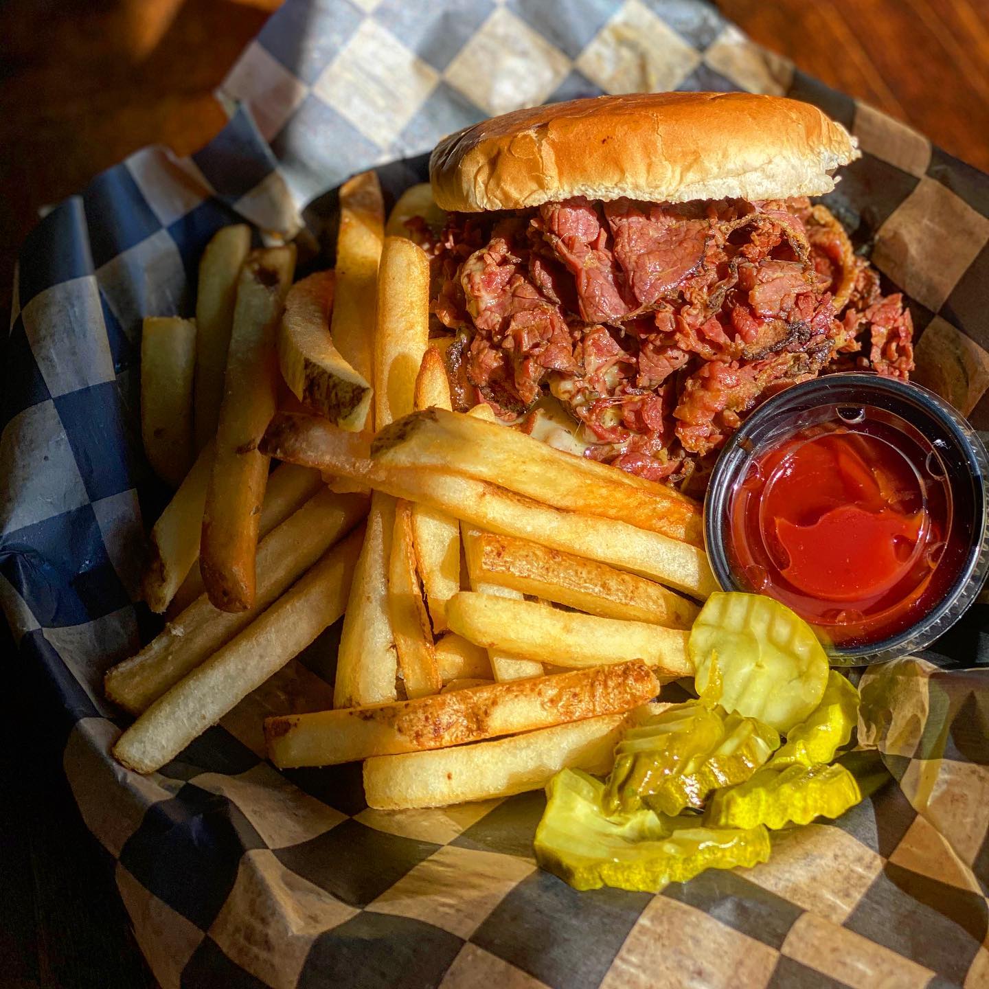 Shopper’s, we have the meats.
.
.
Big Ol pastrami sandwich, a little mustard, couple slices of Swiss, can’t go wrong.