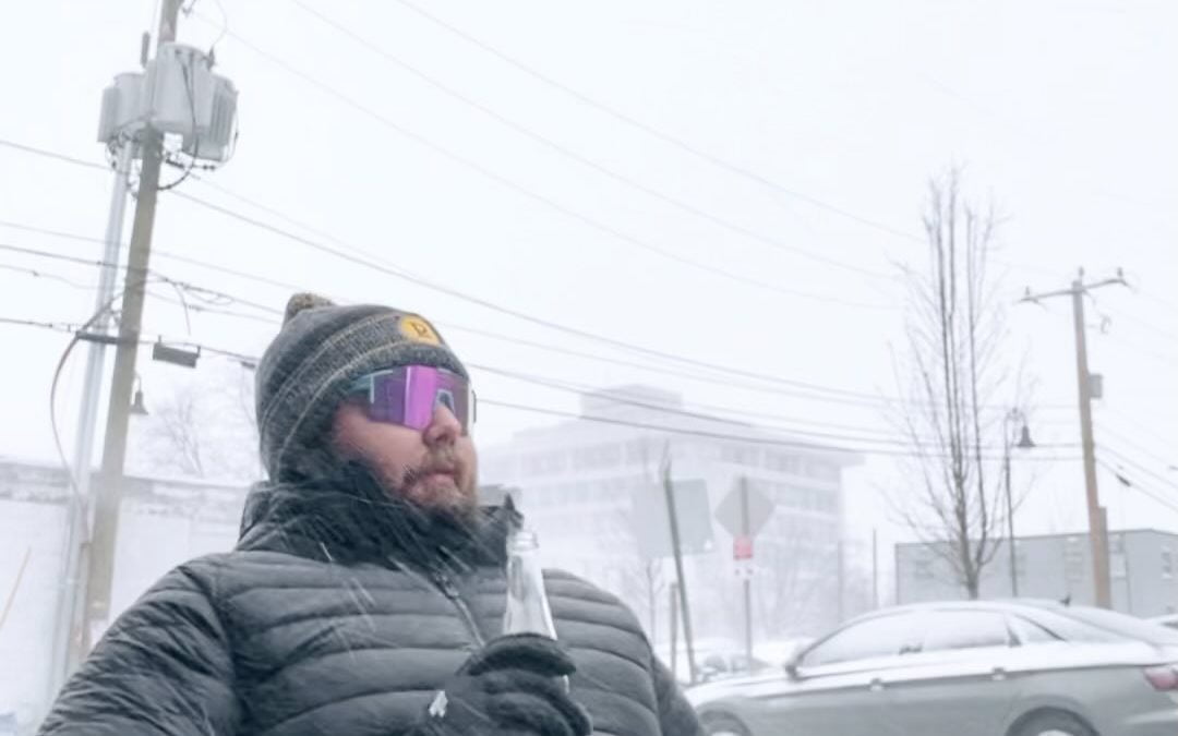 “ThErE’s SnOw EvErYwHeRe” ya sure pal, we’re still here. Open at 12.