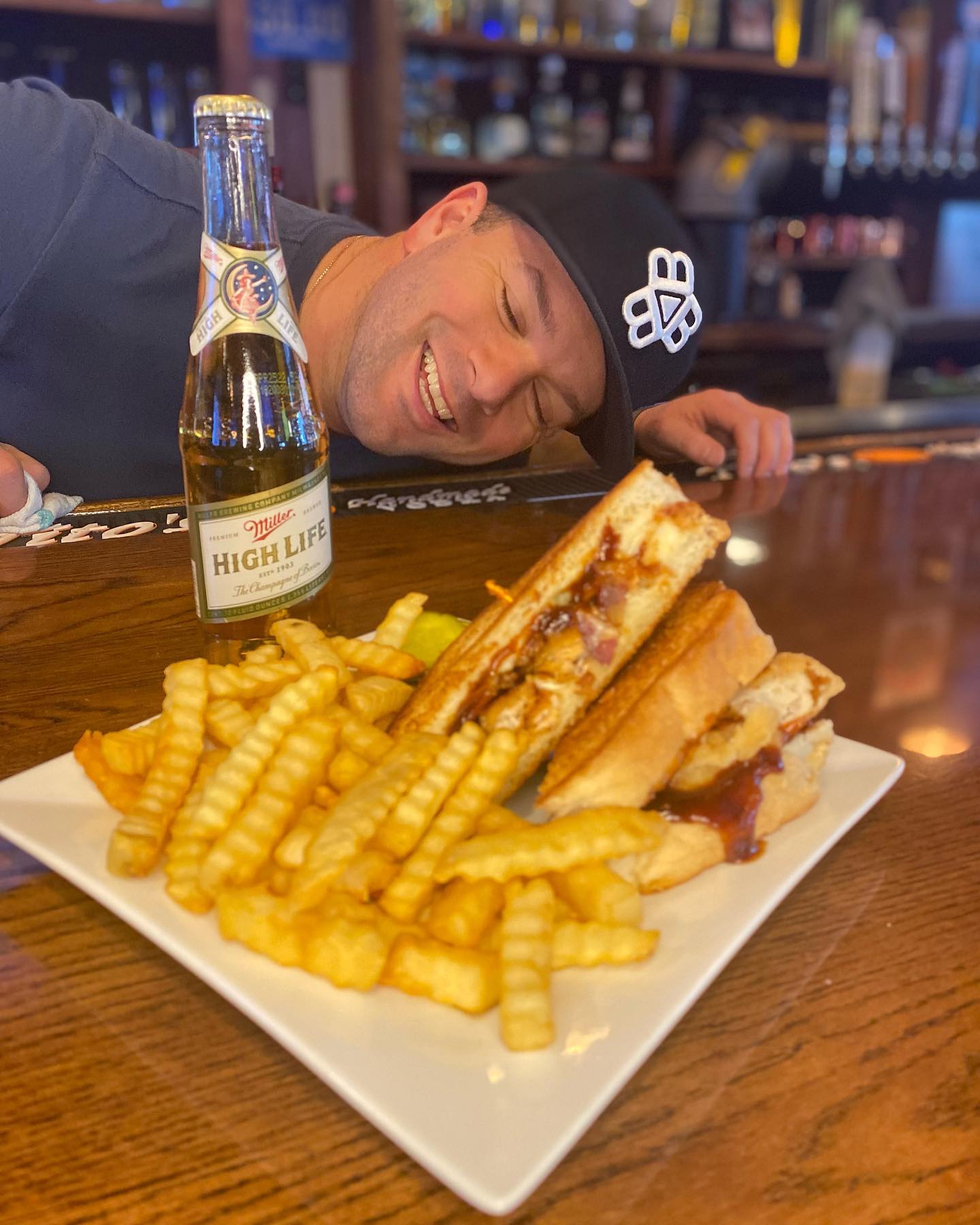 @millerhighlife and Honey BBQ chicken melts are what Friday’s are made for.