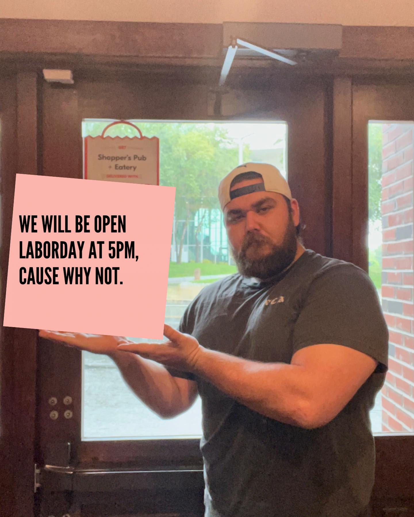 Shopper’s, the bar of great pizza, the bar of great mustaches, the bar of the people.