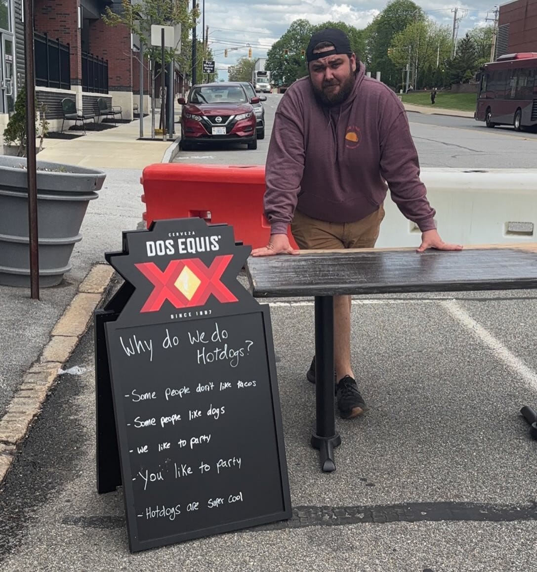 | Shoppers Pub and Eatery Gettttttchaaaa dogs here