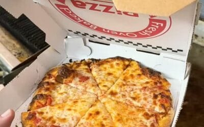 Instead of copying Dante’s recipes from @deadproofpizzaco like those other people we are just gonna copy the box flip, happy Tuesday come play friggin trivia,